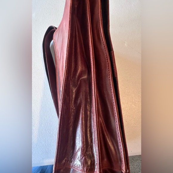 VINTAGE | 1980’s Wilsons Leather M. Julian Brown Preppy Messenger Bag - Picture 7 of 9